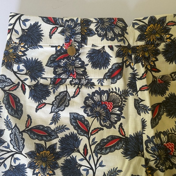 LOFT High Waist Floral Print Shorts Size 2 - Picture 4 of 12